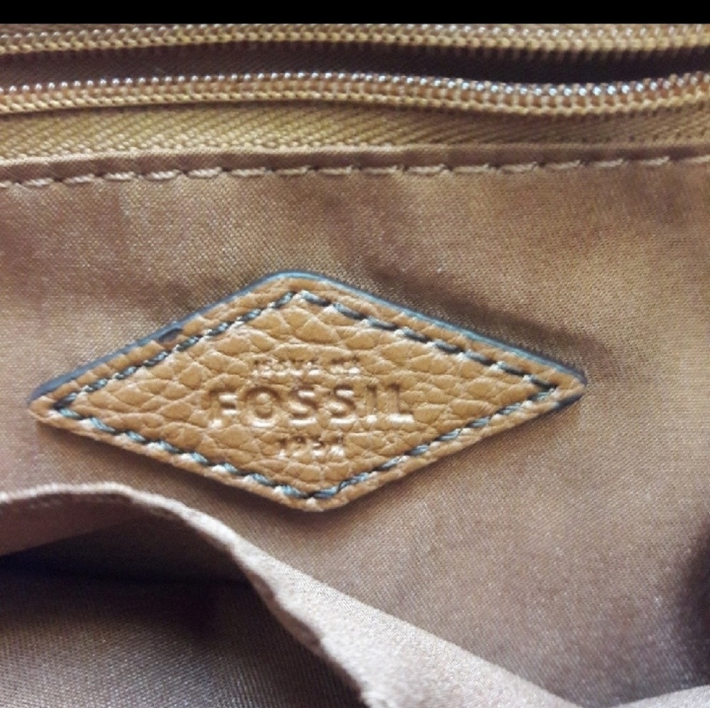 NWT FOSSIL LEATHER CROSSBODY BAG MESSENGER PURSE - Picture 4 of 8